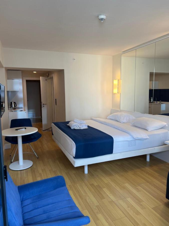 Orbi City Aparthotel Black Sea View Batumi Exterior photo